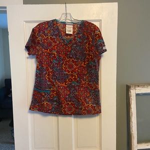 Printed scrub top